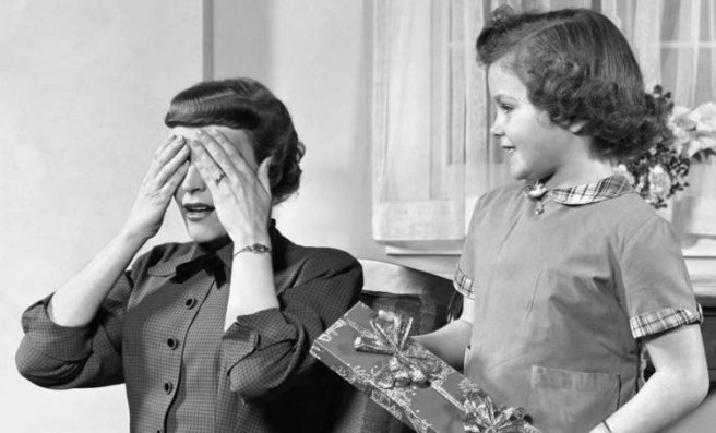 1950s WOMAN MOTHER HANDS...